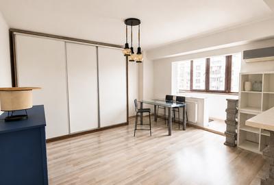 Apartament cu 3 camere decomandat în Tineretului