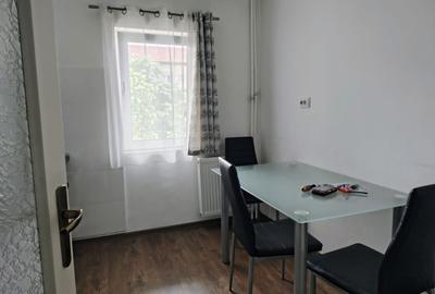 De inchiriat:  apartament, 2 camere Oradea. 340 E/luna. Comision 50% - 4