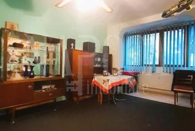 Apartament cu 3 camere decomandat în Dacia