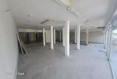 Spațiu comercial, de 220.00 mp, în Militari