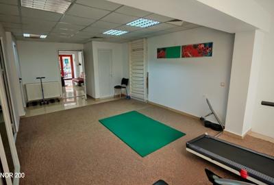 Spatiu comercial amenajat cabinet - 2