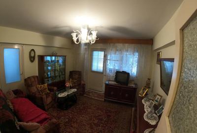 Apartament cu 3 camere la etajul 3/4 decomandat izolat termic - 1