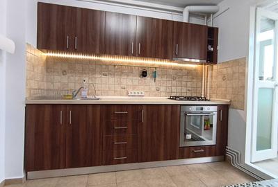 Apartament 3 camere decomandat, situat in Tei - 4
