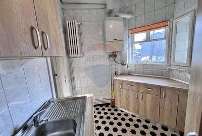 Apartament cu 4 camere nemobilat in P-ta Victoriei langa Orange - 6