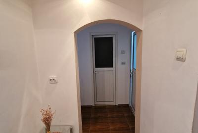 Vest se vinde apartament decomandat doua camere pret 81000 euro negociabil. - 14