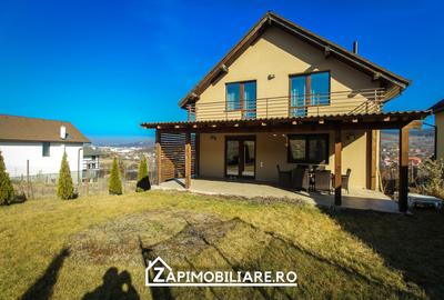 Casă individuală cu 5 camere în Corunca