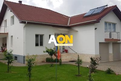 Casă individuală cu 5 camere în Cetate