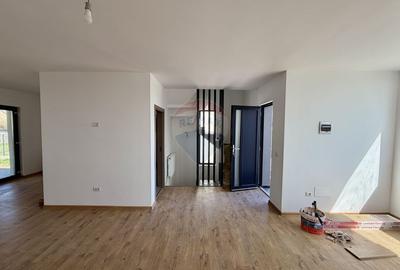 Casă / Vilă Golesti - 9