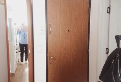 Apartament cu 3 camere semidecomandat, mobilat în 1 Mai