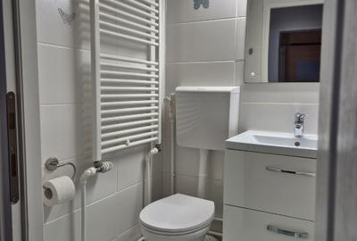 Apartament . decomandat 4 camere, cu  centrala, 2 locuri parcare - 16