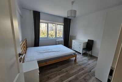 Apartament cu 2 camere decomandat, mobilat în Soarelui