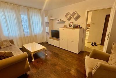 Apartament cu 2 camere semidecomandat în Podu Roș