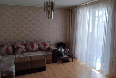 Apartament cu 2 camere decomandat, mobilat în Titan