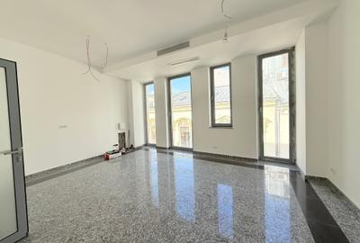 Casă cu 7 camere în P-ța Unirii