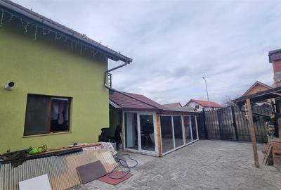 Casa de vanzare moderna cu costuri reduse, panouri solare si spatiu comercial in - 22