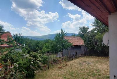 Casă din cărămidă, zonă de deal la Pârscov - 1