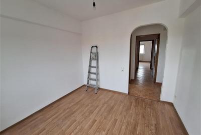 Apartament 4 camere decomandat Milcov-Bacau - 16