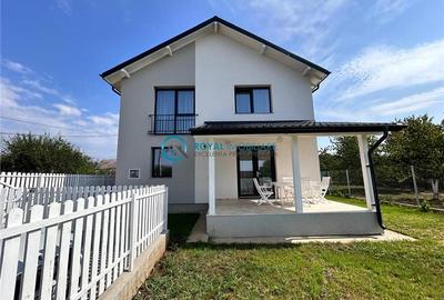 Duplex cu 4 camere în Păulești