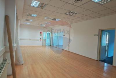 Spațiu de birouri de 2,100mp de închiriat - 6