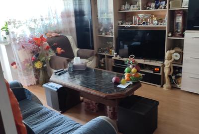 2 Camere, Decomandate,  Etaj Intermediar, - 1