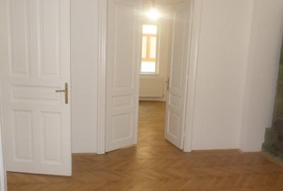CASIN, AVERESCU, parter in VILA, LUX, nemobilat, utilat, curte mare, superb - 16
