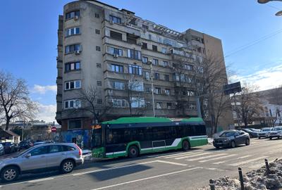 Vedere liberă față și spate.Nu are risc sau urgență seismică.118 mp. - 1