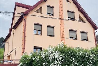 Vilă spațioasă de vanzare in Sanpetru zona Lempes - 2