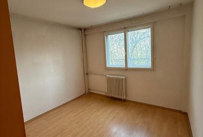 Apartament cu 2 camere decomandat în Drumul Taberei