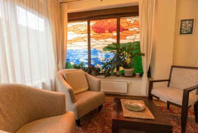 Vila cu PISCINA acoperită, zona centrala în Periș - 1