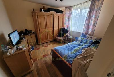 Casa in Ronat compartimentata in 2 apartamente cu intrari separate - 10