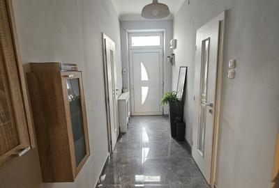 Apartament ultracentral, 80 mp utili, 3 camere, pentru locuit sau birou! - 12