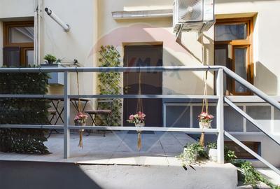 De vanzare Casa Vila București S+P+M in Sector 1 - 4