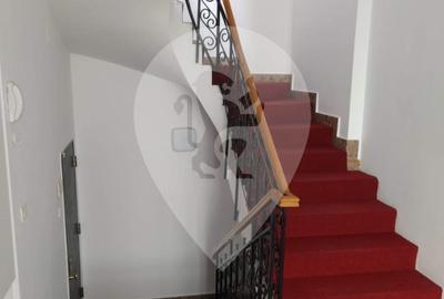 Casă individuală cu 9 camere în Ștefan cel Mare