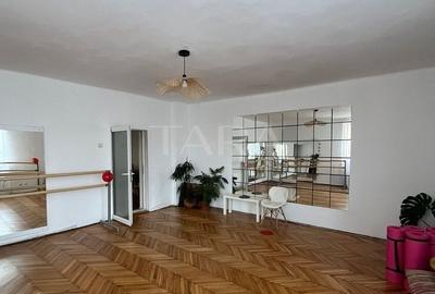 Apartament cu 6 camere în Andrei Mureșanu