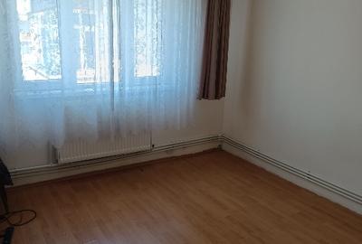 Apartament de vânzare - 5