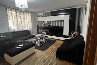 Casă individuală cu 5 camere în Lacul Tei