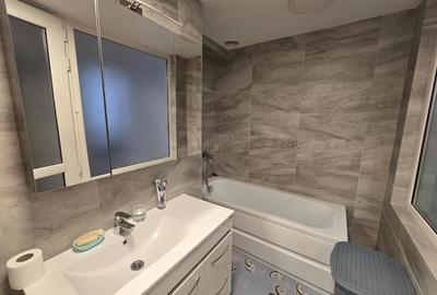 De vanzare Apartament 3 camere, zona Centru. - 12