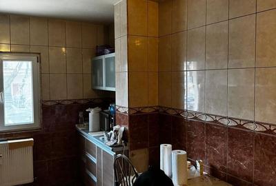 Apartament cu 3 camere , str. Bozieni - 1