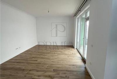 Apartament cu 4 camere decomandat în Dumbrăvița