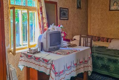 Teren intravilan 2100mp + casa + anexe 29.000 euro - 10