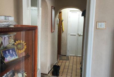 Vand apartament  3 camere, izolat exterior,bloc antiseismic vis-a-vis Comisariat - 10