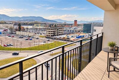 Apartament cu 2 camere decomandat în Tractorul