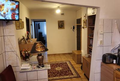 Apartament 3 camere cu balcon inchis, situat la et. 3/3 in Focsani, jud. Vrancea - 4