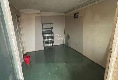 Apartament 2 camere decomandat DE RENOVAT - 1