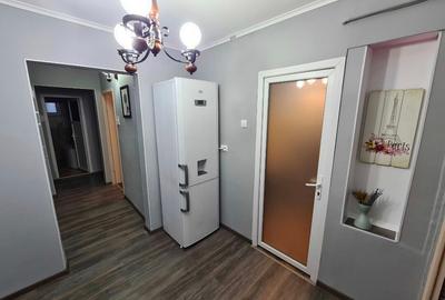 Apartament cu 3 camere decomandat în Galata