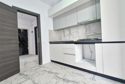 Apartament cu 3 camere decomandat în 1 Decembrie