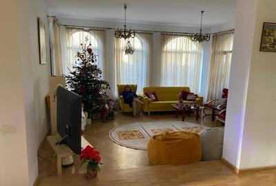 Casă individuală cu 7 camere în Parcul Carol