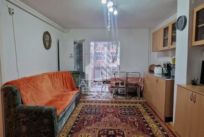 Apartament cu 3 camere semidecomandat, mobilat în Lipovei