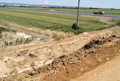 Teren Oarja de 8 400 mp, langa Pasarela A1, 5,5 euro/mp la Pretul 46 200 Euro. - 5