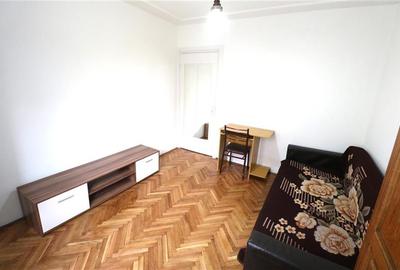 Apartament cu 3 camere decomandat în Complex Studențesc